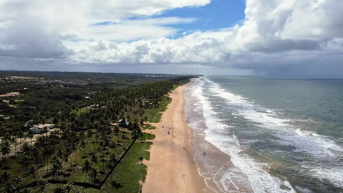 Praia de Imbassaí, em Mata de São João (BA)