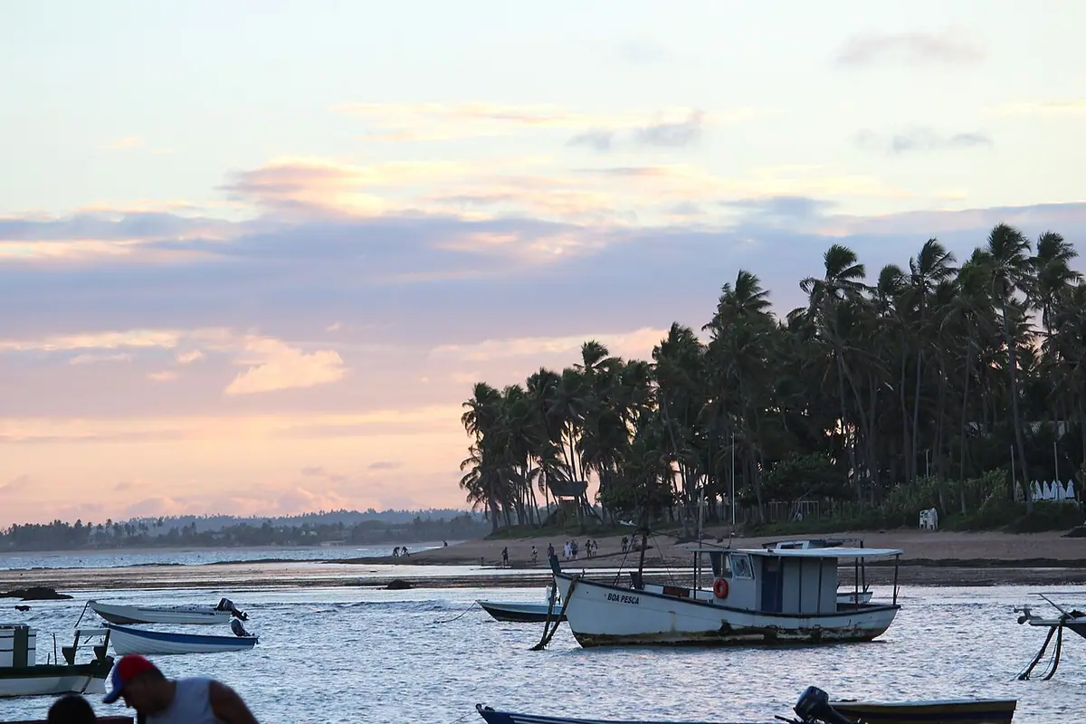 Praia em Mata de São João (BA)