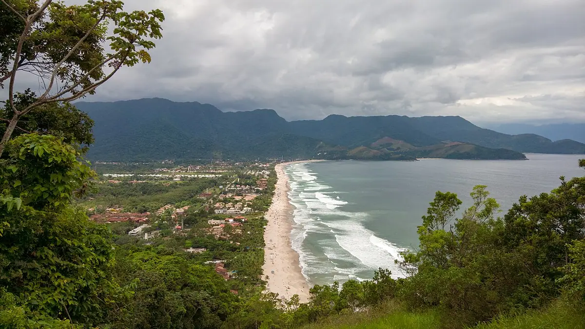 Praia em São Sebastião (SP)