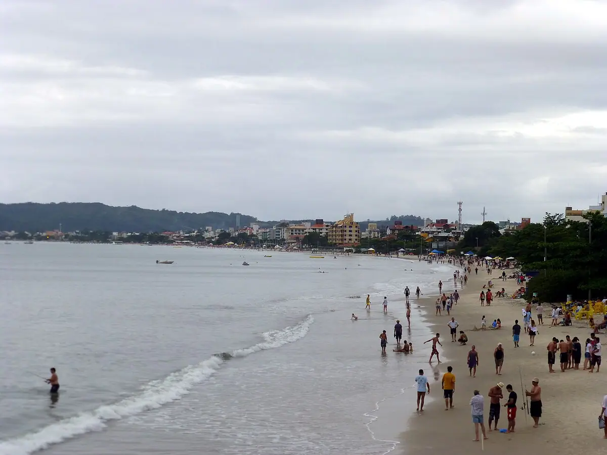 Praia de Canasvieiras, em Florianópolis (SC)
