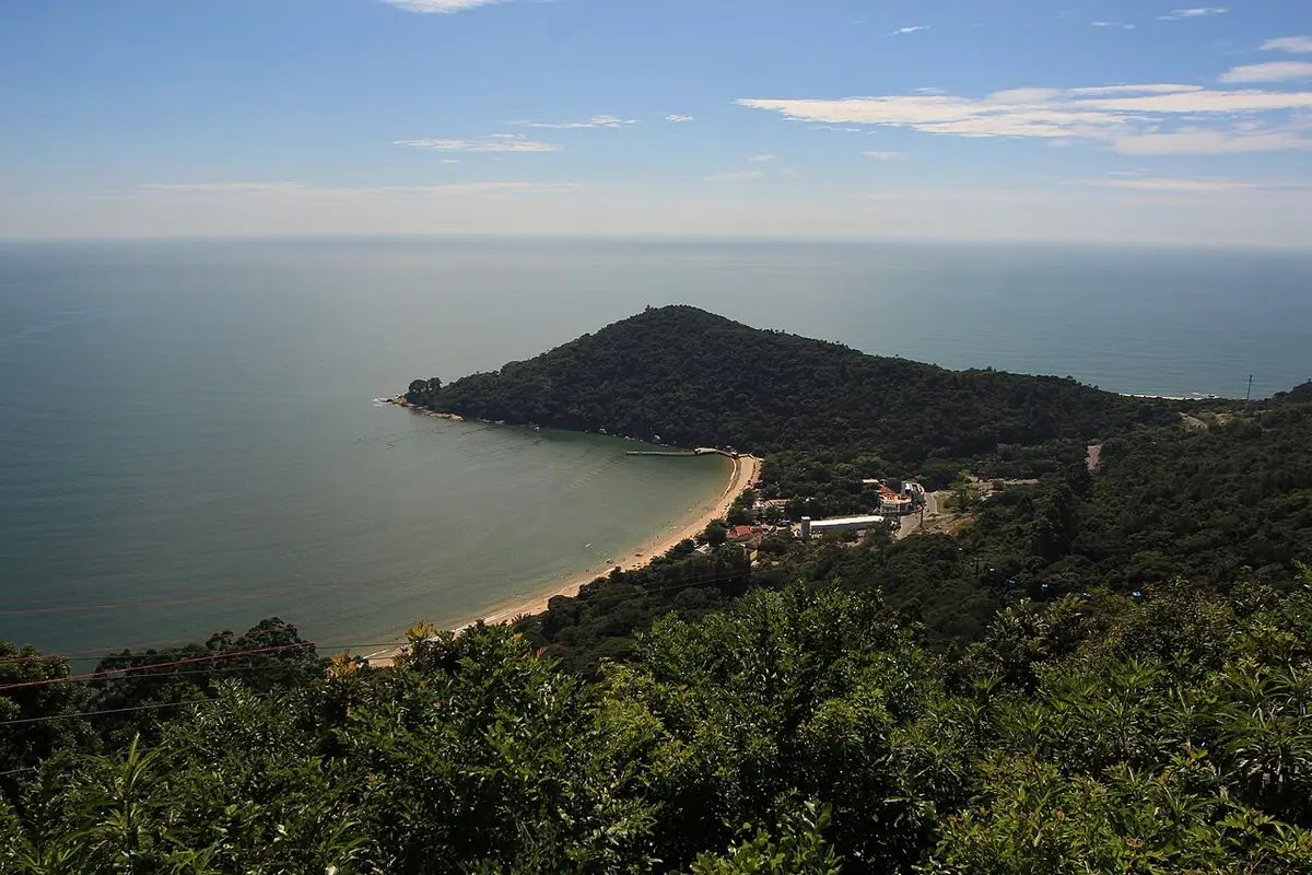 Praia de Laranjeiras, em Balneário Camboriú (SC)
