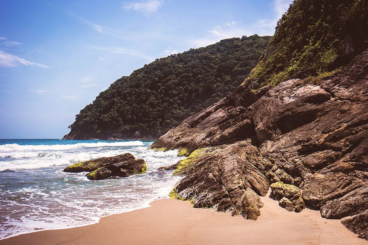 Praia Brava, em Ilhabela (SP)