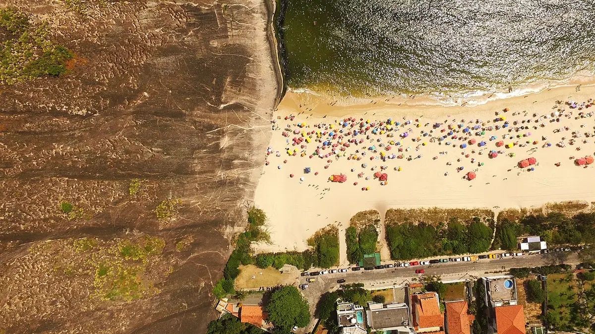 Praia de Itacoatiara, em Niterói (RJ)