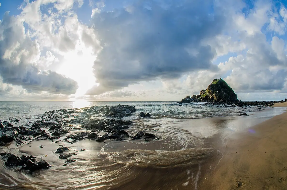 Praia da Conceição, em Fernando de Noronha (PE)