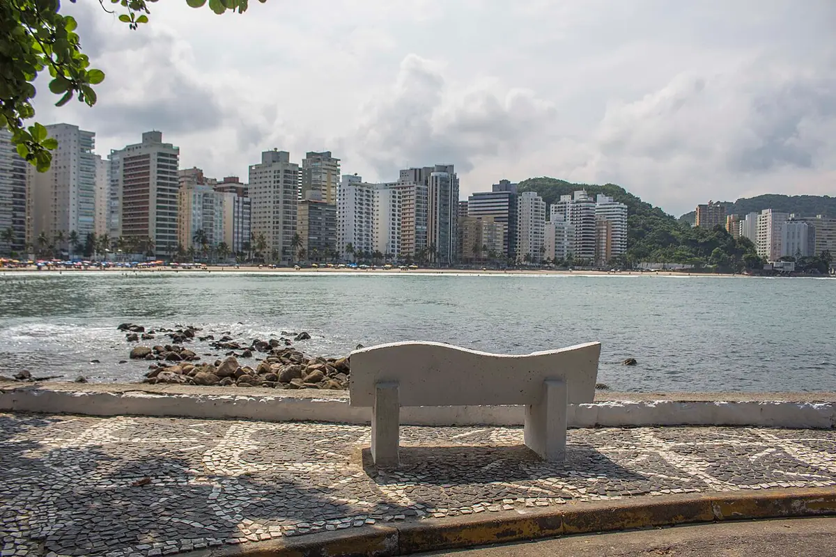 Praia das Astúrias, em Guarujá (SP)