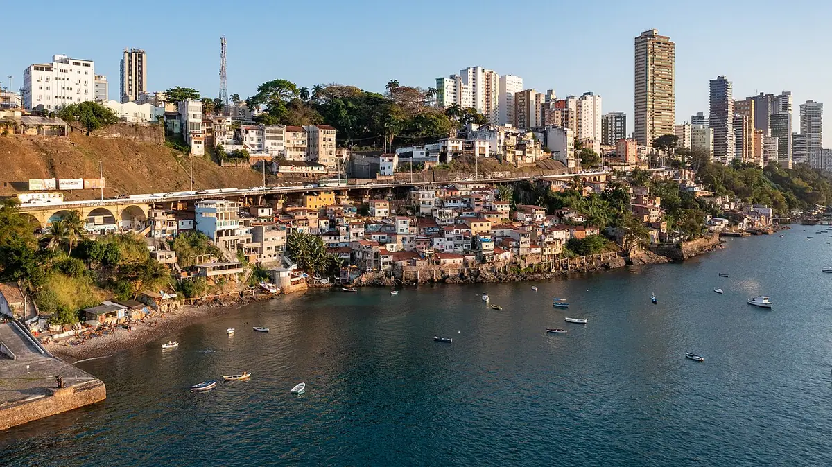 Praia da Gamboa, em Salvador (BA)